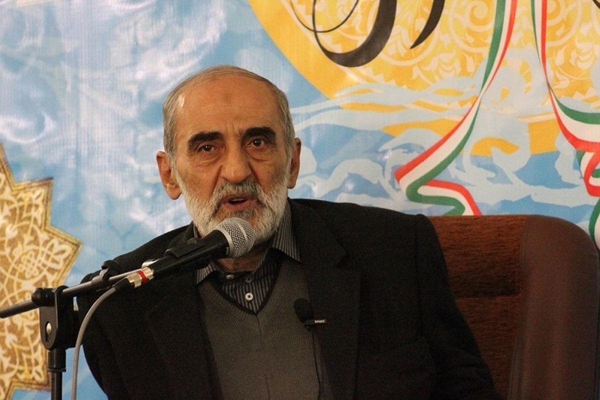 واکنش شریعتمداری به نظر مراجع درباره تعطیلی شنبه: به فتوای مرجع متوفی استناد کردهاند