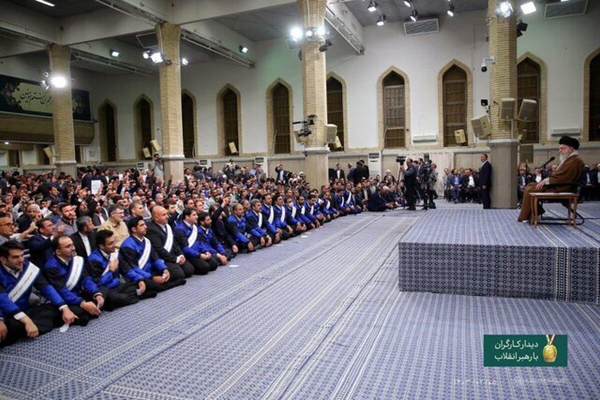آیت الله خامنه ای : برخی توصیه می‌کنند یک خواسته آمریکا را قبول کنید تا مشکل حل شود تحریم‌ها موجب شکوفایی استعداد‌ها شده