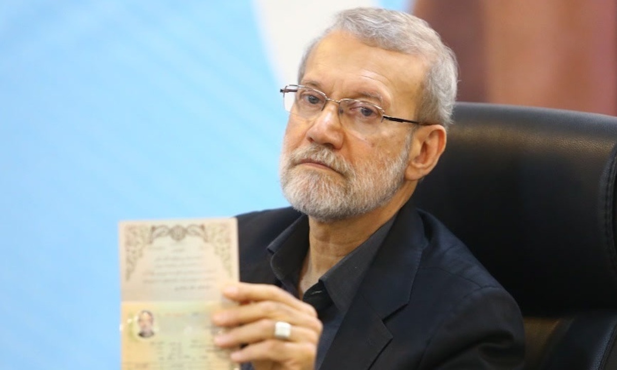 لاریجانی: حل مسئلۀ تحریم‌ها جزو اولویت‌های دیپلماسی ما خواهد بود زمانی برای از دست دادن نداریم با دولت فربه و مداخله‌گر در همه‌ی امور مردم، حتماً راه به جایی نمی‌بریم