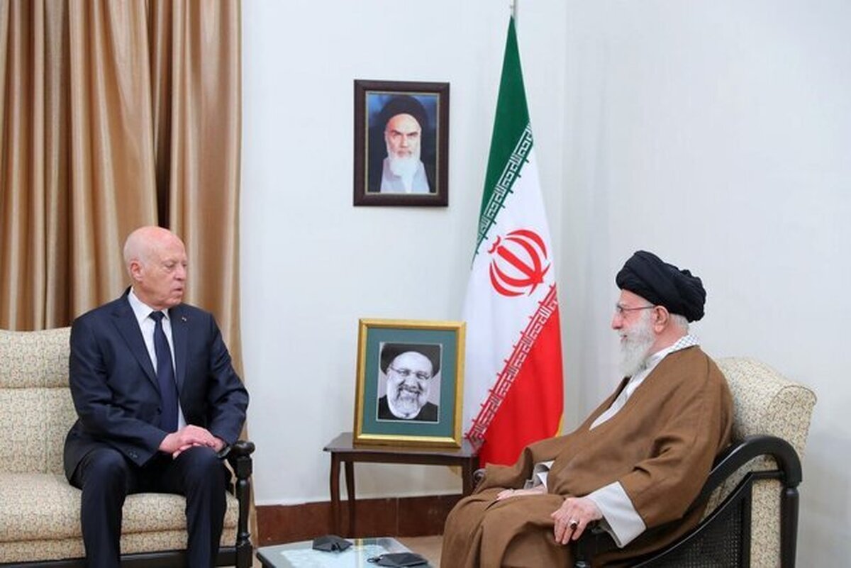 رهبر انقلاب در دیدار با رئیس جمهور تونس: همدلی‌های کنونی میان ایران و تونس باید به تبدیل به همکاری‌های میدانی‌شد