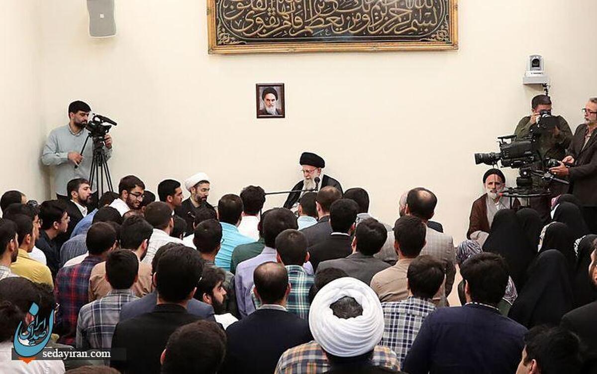 آیت الله خامنه ای خطاب به نخبگان: برای افزایش مشارکت تلاش کنید