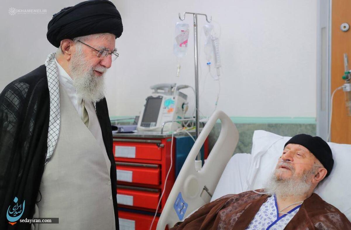 عیادت آیت الله خامنه ای از آیت‌الله مکارم شیرازی