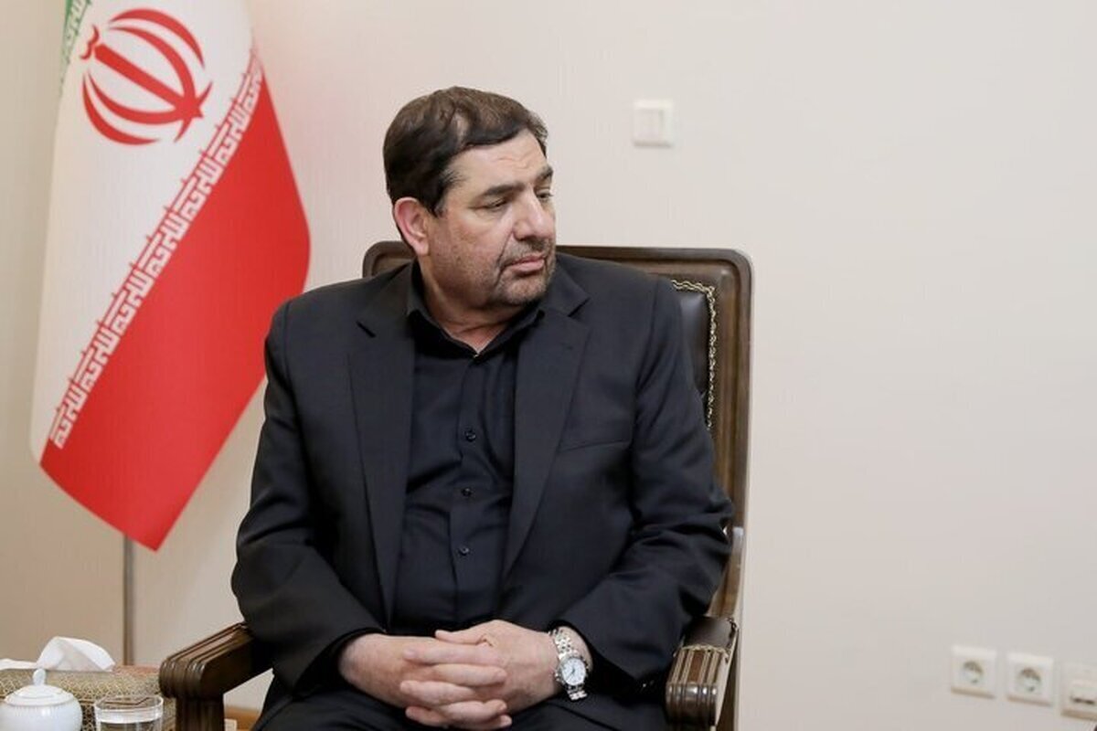 گریه مخبر در حرم حضرت عبدالعظیم (+عکس)