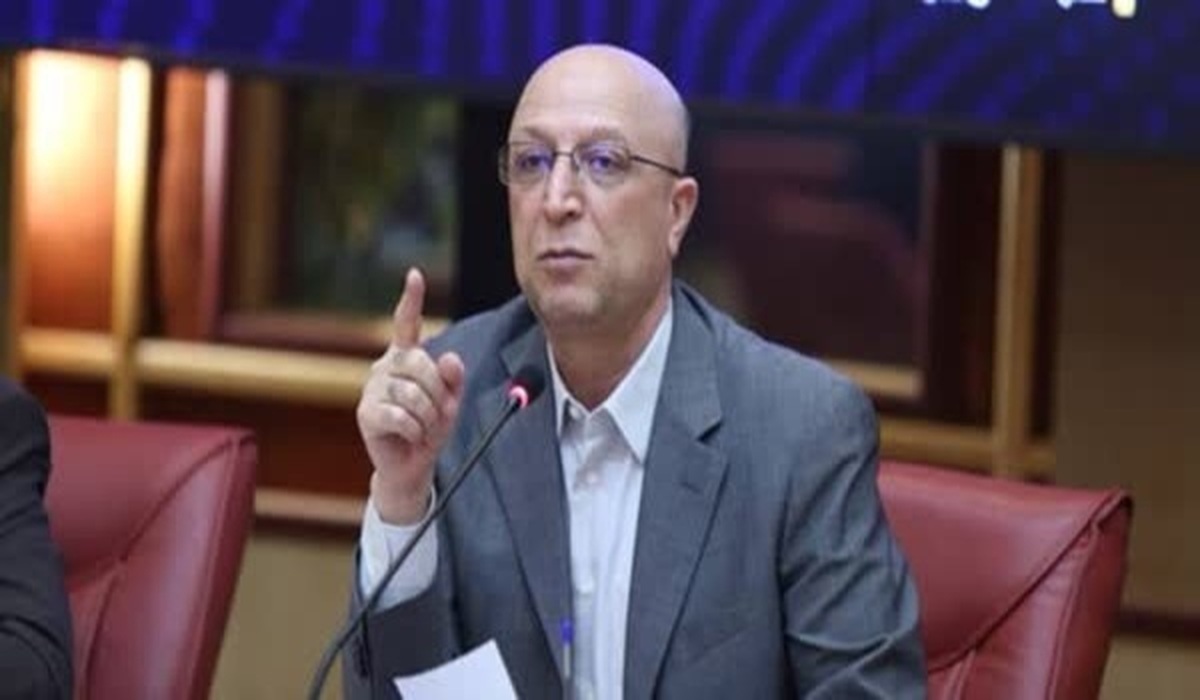 جزئیات اعلام خبر وقوع سانحه رئیس جمهور از زبان وزیر علوم: در جلسه هیات دولت بودیم که چند لحظه مخبر از جلسه بیرون رفت وقتی که برگشت اعلام کرد هلکوپتر رئیس جمهور دچار حادثه شده؛ باید دعا کنیم زلزله‌ای در هیات دولت شکل گرفت