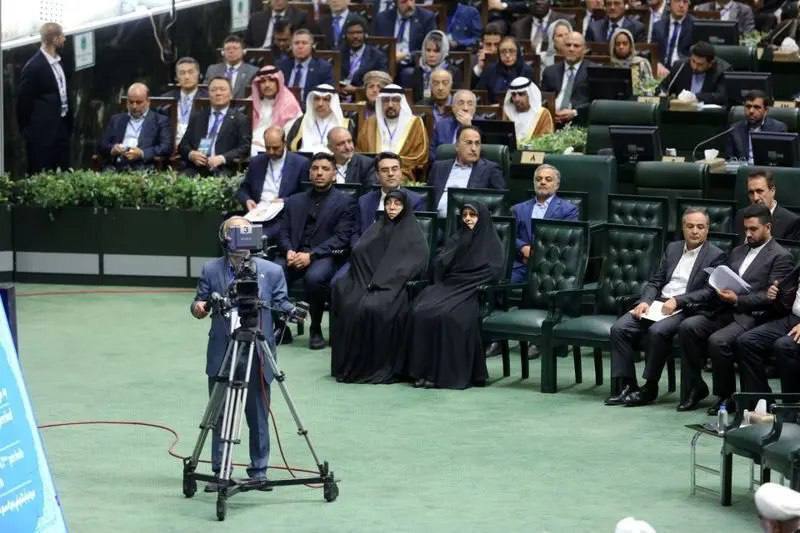 حضور همسر امیرعبداللهیان در مراسم افتتاحیه مجلس (+عکس)