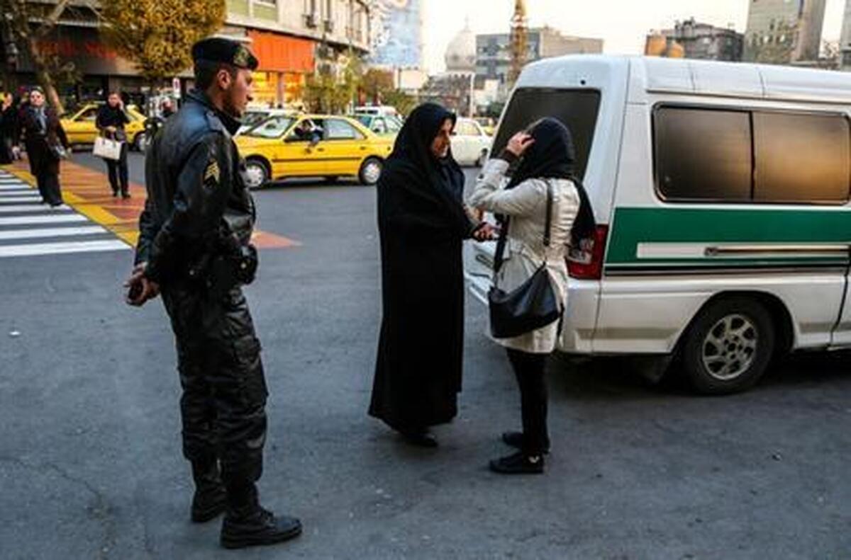 بانکی پور: اگر زنان بی حجاب نگذارند از آنها عکس بگیرند، بازداشت میشوند
