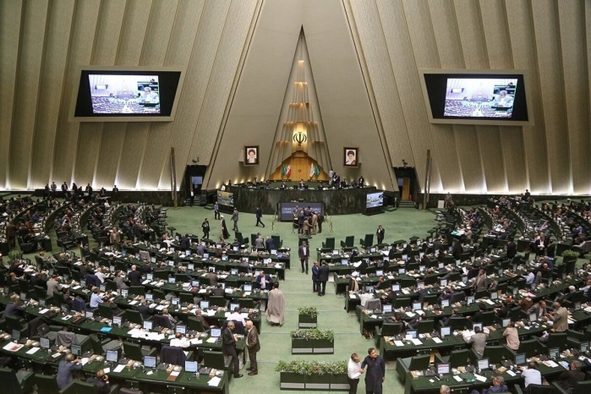موافقت دولت با ادامه معافیت مالیاتی شرکت‌های بورسی (+عکس)