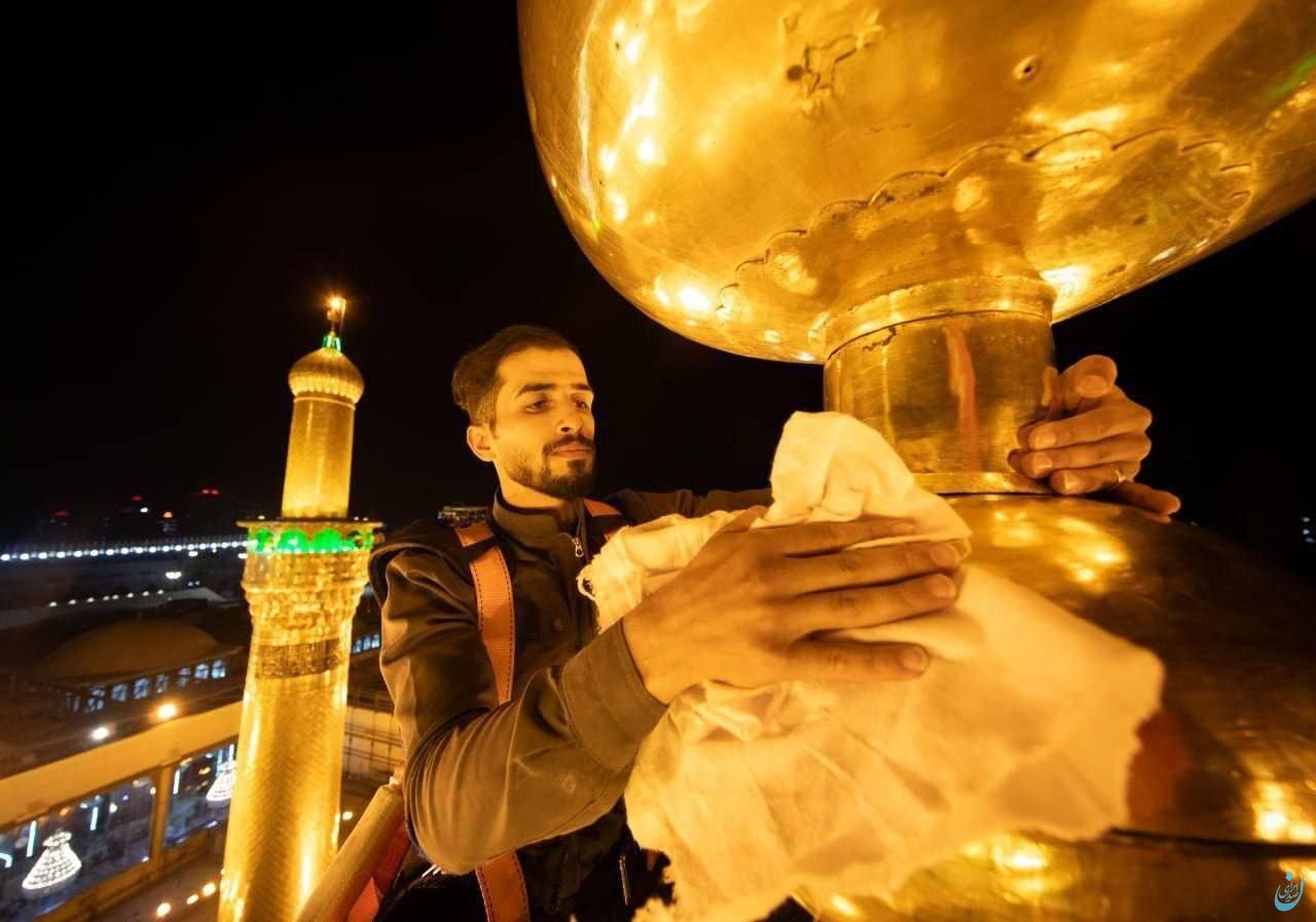 ( تصاویر) شستشوی گنبد امام حسین‌