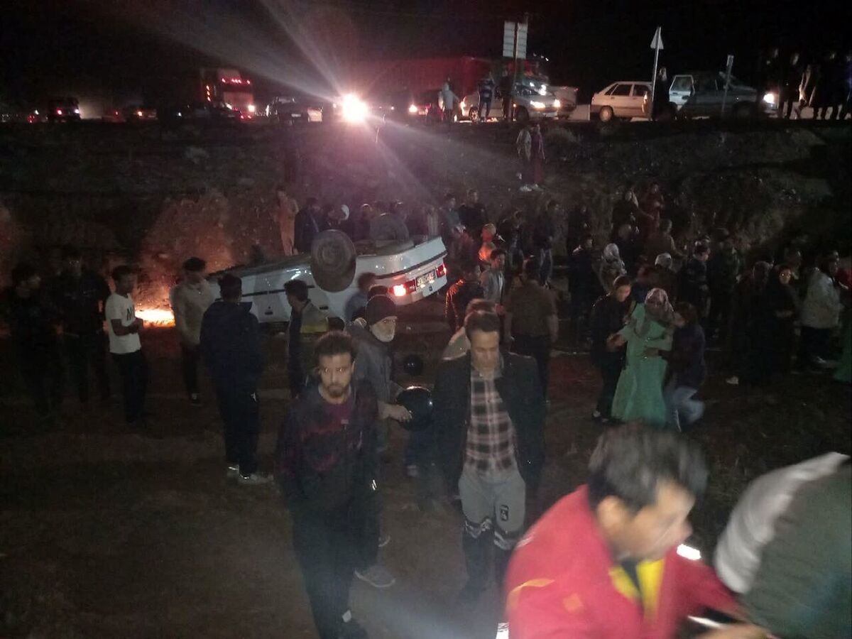 تصادف خودرو با دسته عزاداران در رشت ؛ وضعیت وخیم یک نوجوان در این حادثه