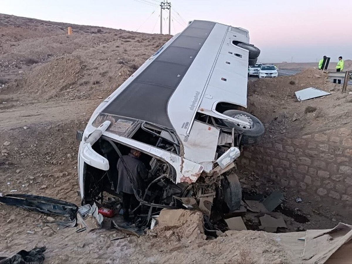 تصادف شدید اتوبوس با تیبا در محور آشخانه - چمن بید ؛ 3 نفر جانباختند
