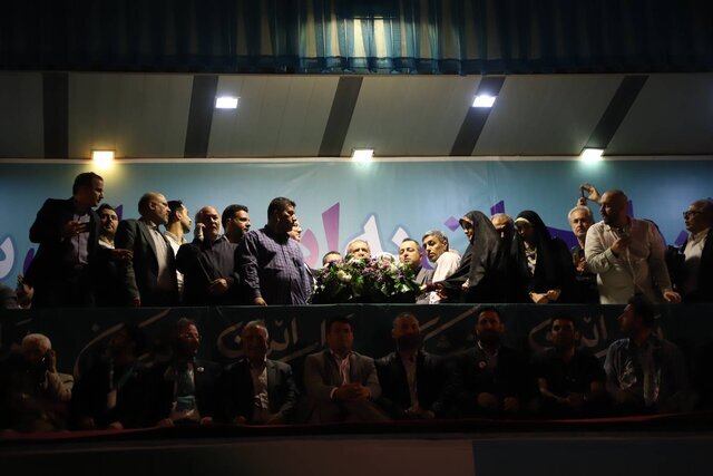 مسعود پزشکیان: از حقوق خواهران و دخترانمان دفاع میکنیم مسعود پزشکیان: از حقوق خواهران و دخترانمان دفاع میکنیم