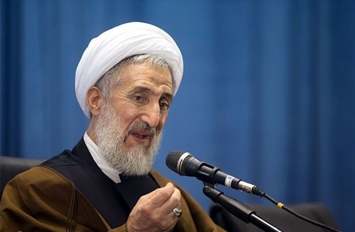 صدیقی: رئیس جمهور باید کمی بیشتر از ما باشد؛ در برابر امام امامت نکند