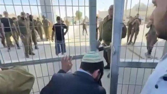 ساعتها شورش 3 لشکر ارتش اشغالگر را از جنگ غزه بازداشت ساعتها شورش 3 لشکر ارتش اشغالگر را از جنگ غزه بازداشت