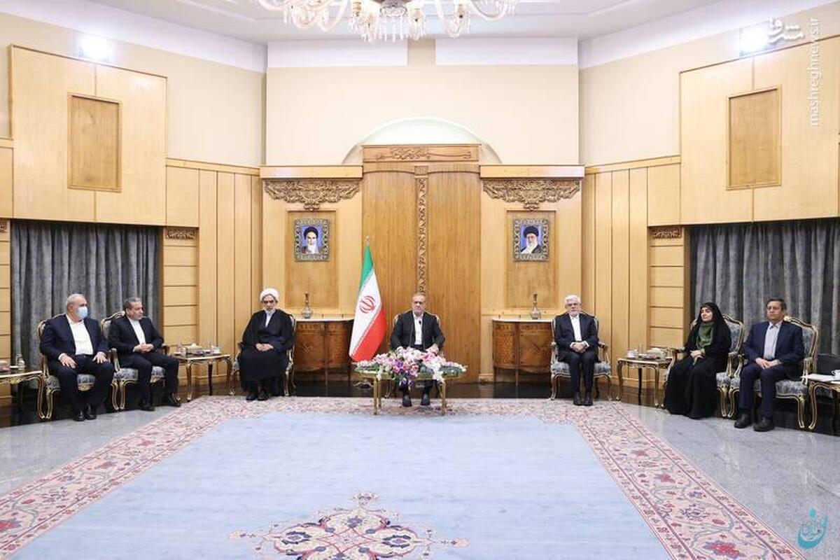 حاشیه جنجالی سخنان پزشکیان در فرودگاه قبل از سفر به عراق