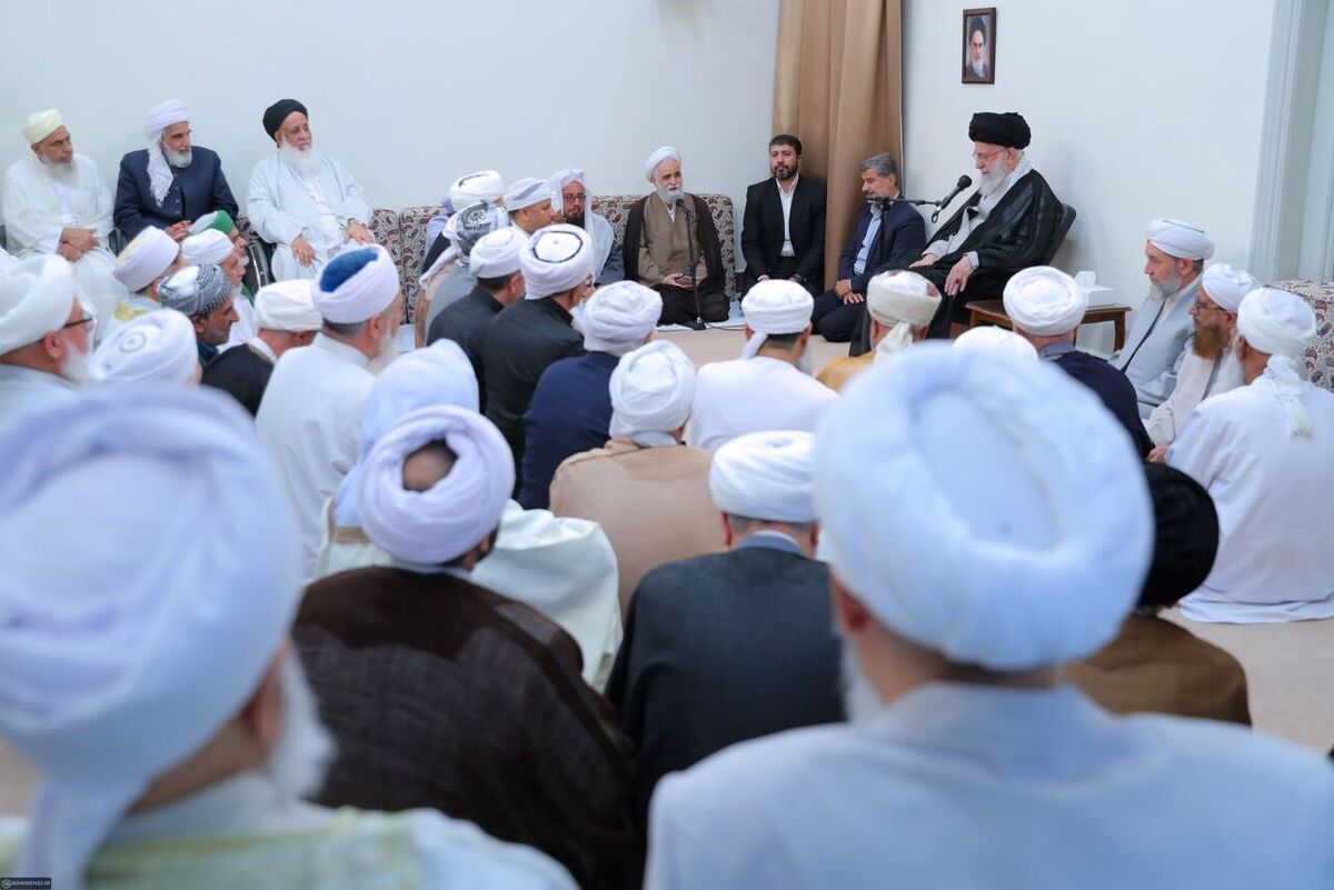 دیدار جمعی از علما و بزرگان اهل سنت با رهبر معظم انقلاب (+عکس)