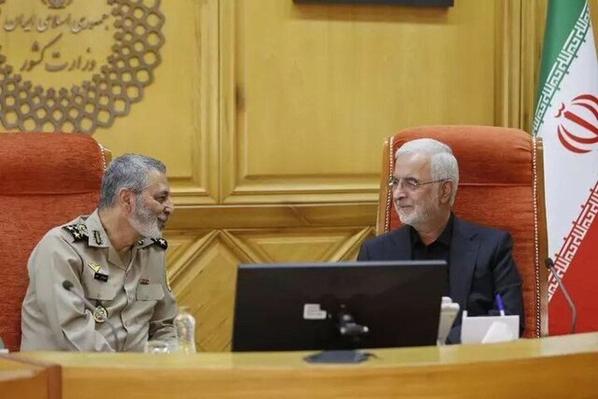 دیدار فرماندهان و امیران ارتش با اسکندر مومنی