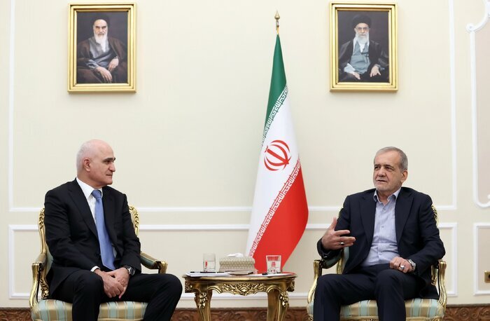 پزشکیان: ایران از هر پروژهای برای گسترش روابط با جمهوری آذربایجان استقبال میکند پزشکیان: ایران از هر پروژهای برای گسترش روابط با جمهوری آذربایجان استقبال میکند