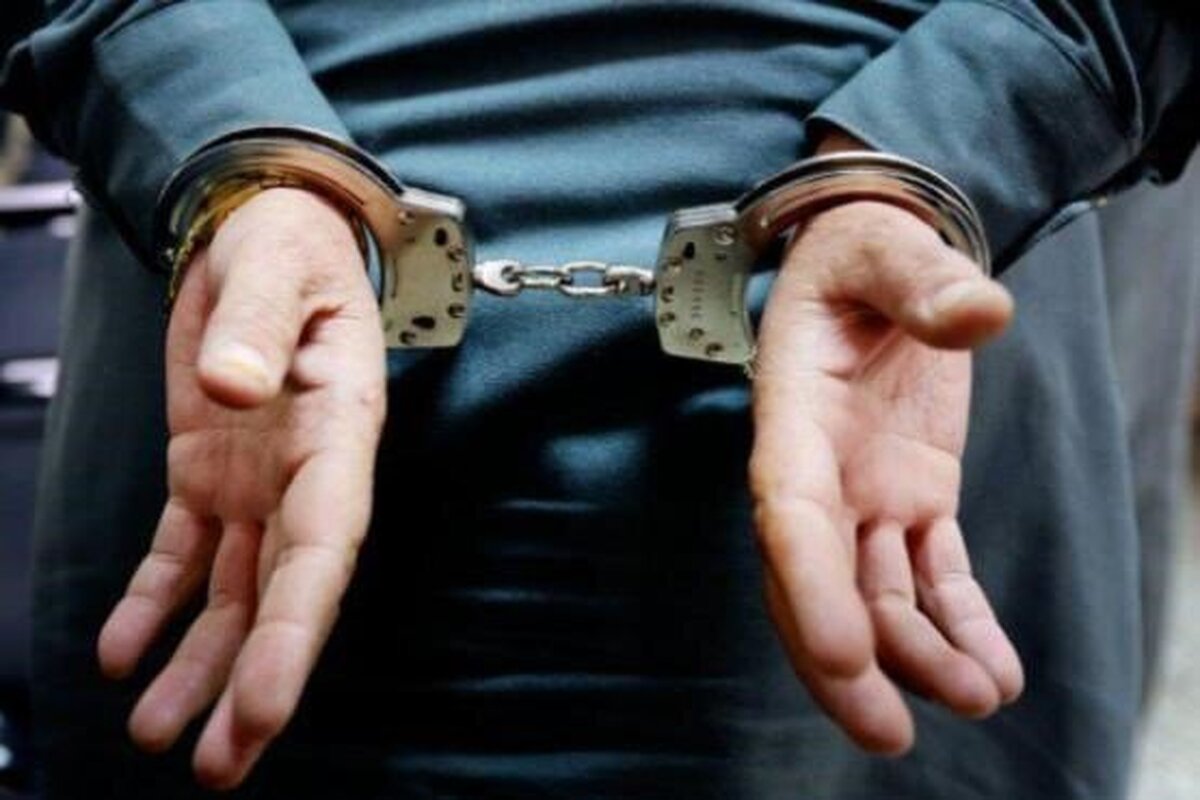 دستگیری باند دلالان ارز تقلبی و کشف ۷۲۰ هزار دلار تقلبی در پایتخت