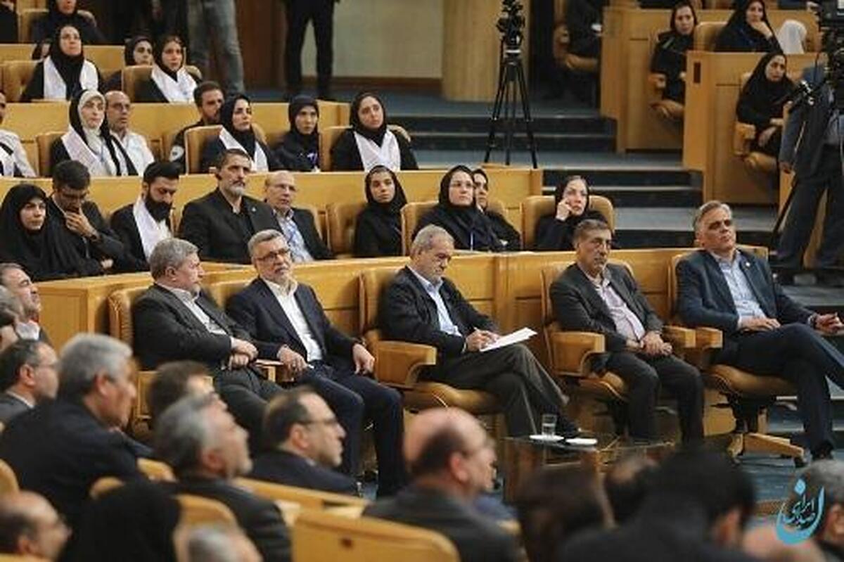 دومین سوال مجلس از کابینه پزشکیان سوال از ظفرقندی به دلیل انتصابات در وزارت بهداشت