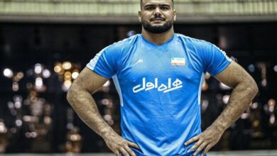 بازوبند پهلوانی به بر دستان مصطفی طغانی بسته شد