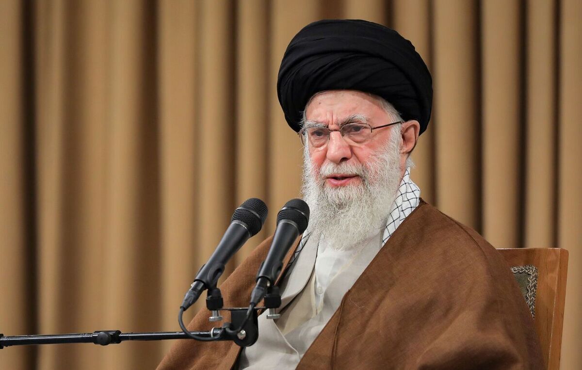 (+عکس) توییت جدید رهبر انقلاب به زبان عبری:تمام سران باندتروریستی صهیونیستی باید محاکمه شوند