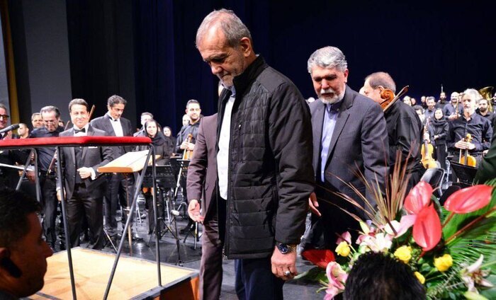 پزشکیان به تماشای «منظومه سیمرغ» نشست
