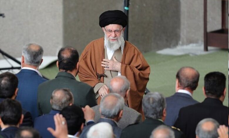 رهبر معظم انقلاب: ما کشورهای اسلامی باید از حقوق دنیای اسلام دفاع کنیم؛ اجازه باجطلبی به آمریکا و غیرآمریکا را ندهیم