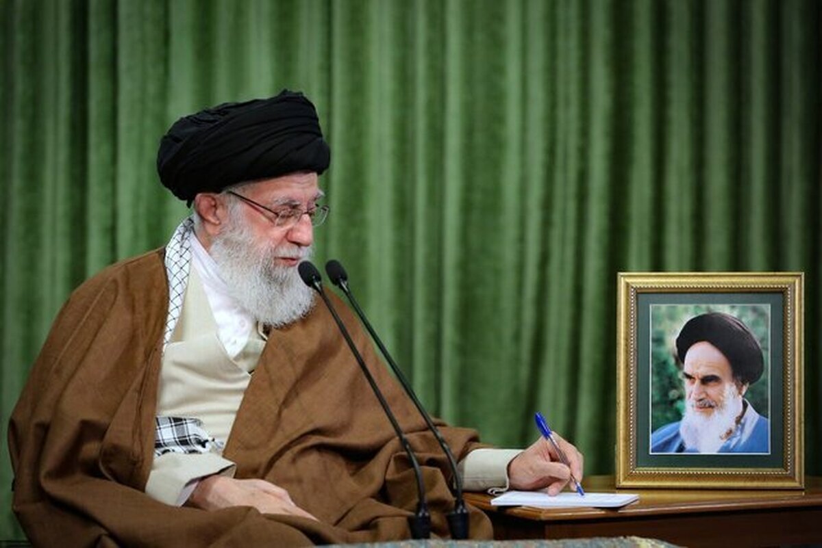 رهبر انقلاب: شهادت دانشمندان و سرداران مان نتوانسته و نخواهد توانست جوانان باهمّت ایرانی را متوقف کند