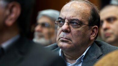 درخواست عباس عبدی از رئیس‌جمهور برای تغییر مدیریت صداوسیما