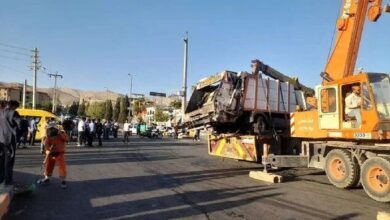 تصادف زنجیره ای 8 خودرو در چهارراه گل‌ها با 11 مصدوم