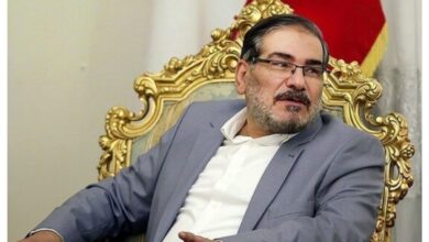 نخستین تصویر از علی شمخانی در مراسم وداع با شهدا (+عکس)