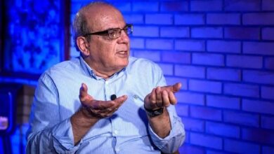 عباس عبدی: لاریجانی برخلاف برادرش به پایگاه خودش پشت کرد
