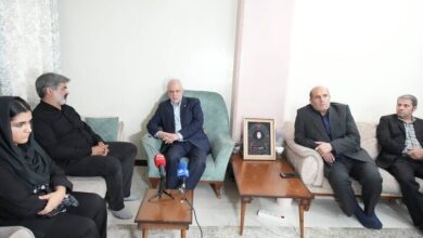 دیدار رئیس بنیاد شهید با خانواده شهیده بهاره لطفی