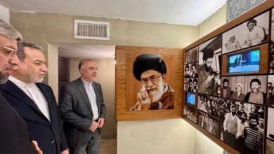 بازدید عراقچی از منزل رهبر معظم انقلاب در مشهد (+عکس)