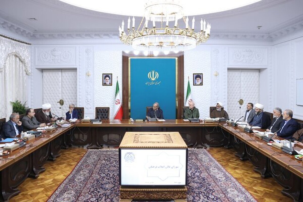 پزشکیان: رعایت قوانین عفاف و حجاب باید از سوی مدیران و کارکنان دستگاهها آغاز شود