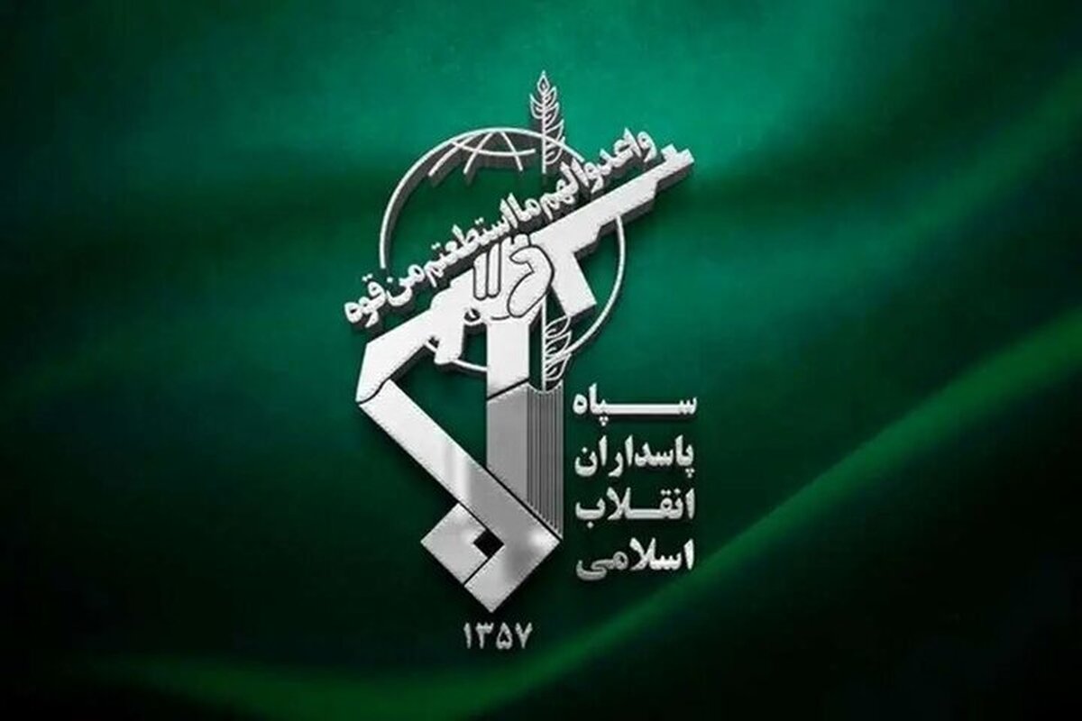 نیروی دریایی سپاه: هرگونه تحرک اشتباه، دشمن را در تنگه گرفتار گردابهای مرگباری خواهد کرد