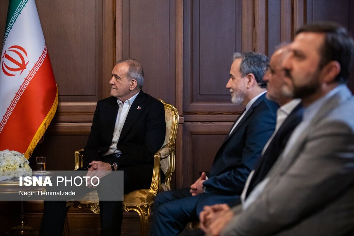 دیدار فرمانده ارتش پاکستان با رئیس جمهور (+عکس)