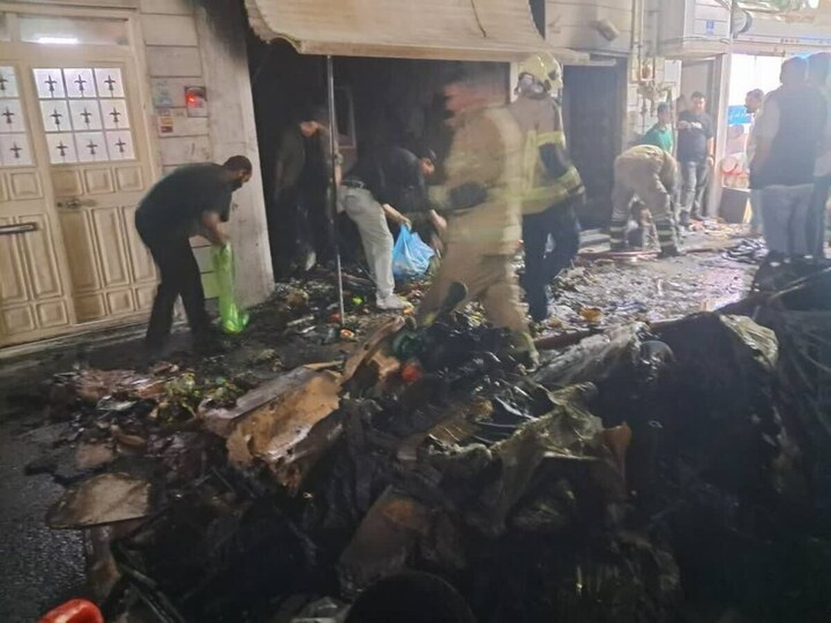 نجات دو محبوس در آتشسوزی ساختمان مسکونی در عبدلآباد
