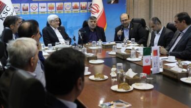 عارف: اکنون دورانی است که باید ساعت را از مچ دست خود باز کنیم