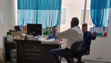 جنجال بر سر املت خوردن کارمندان یک اداره دولتی+عکس