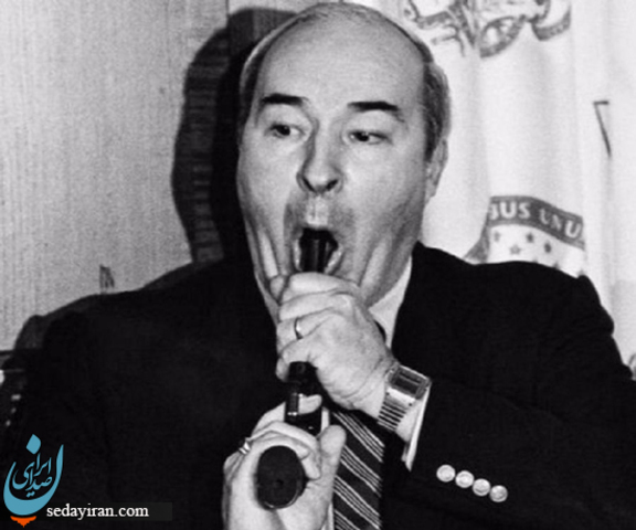 بود دویر» یک سیاستمدار جمهوری‌خواه بود که در یک مصاحبه تلویزیونی مطبوعاتی اقدام به خودکشی کرد. او که متوجه شده بود به خاطر افشای شرکت او در یک توطئه سیاسی محکوم به ۵۵ سال حبس می‌شود بلافاصله با یک هفت‌تیر به خودش شلیک کرد. (۱۹۸۷)